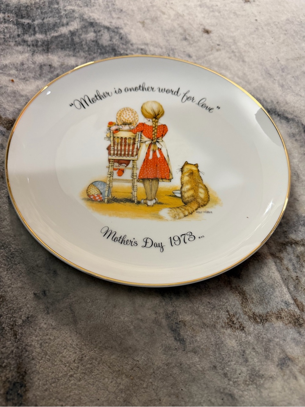 Mother's Day 1973 Decorative Collectible Plate - White with Gold Trim